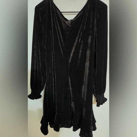 H&M Black Velvet Dress NWT - Picture 5 of 6